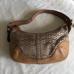 Vintage Coach hobo bag. Small C’s . No signs of wear. Authentic. J32-6351. EUC